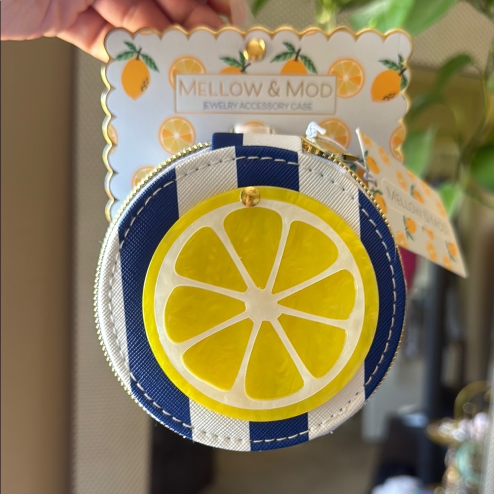 VIRAL TJ MAXX! Travel Blue and Yellow Lemon Slice jewelry accessory case.